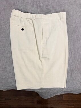 Banana Republic Men's Cream Tailored Flat-Front Shorts